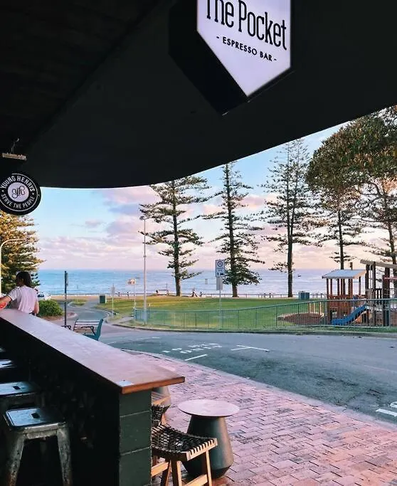 Beach House @ Moffat Калаундра
